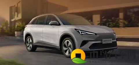 新款极狐阿尔法T5上市:增程、纯电可选,主打性价比-1