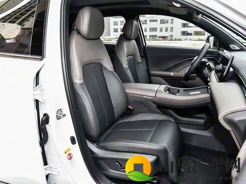 新款长安CS55 PLUS PHEV,新增天枢驾驶辅助视觉版,售价1129万元-3