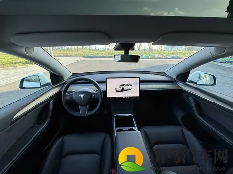 17万多入手准新特斯拉Model Y,都市代步优选-3