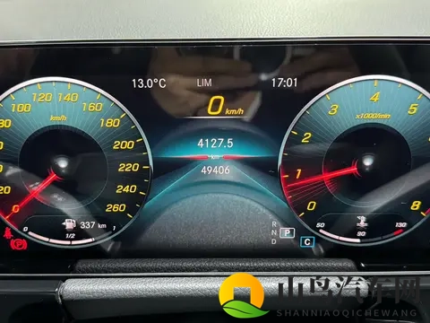 二手奔驰GLA：20款白色座驾，表显45万公里，1388万值不值？-3