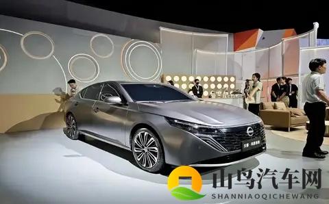 日产天籁竟然用上鸿蒙座舱？合资车这是服了还是被逼急了？-2