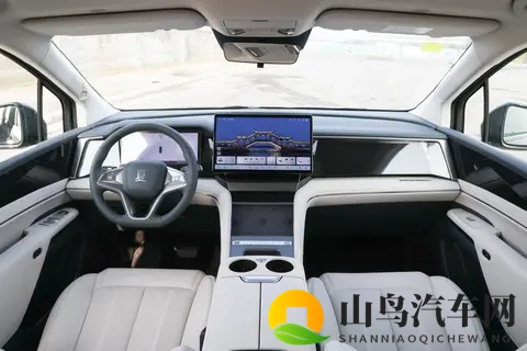 奶爸车的新选择，车长5145mm，配15T混动，纯电续航218公里-1