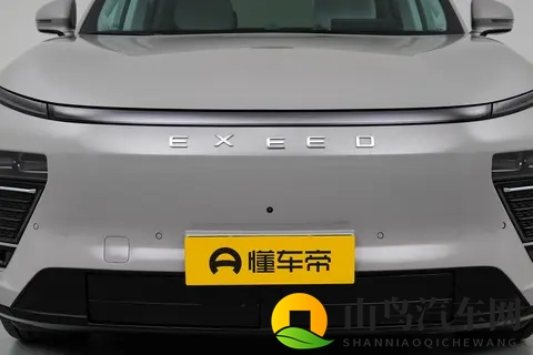 星纪元ET增程版四驱至臻尊享：空间、科技、性能全面评测-1