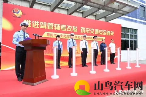 科目三安全员换血！公交司机接任新岗，破解驾考腐败+通过率逆袭-3