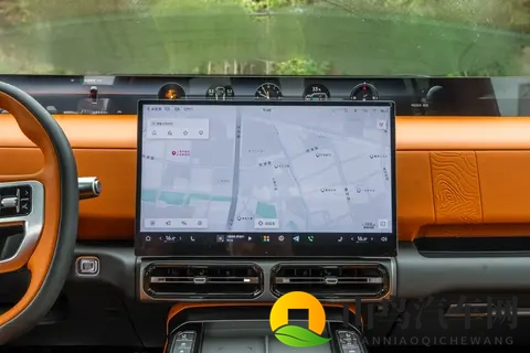 30 万级渡水的方盒子!纵横G700 :馈电油耗 795L,越野家用不纠结-3