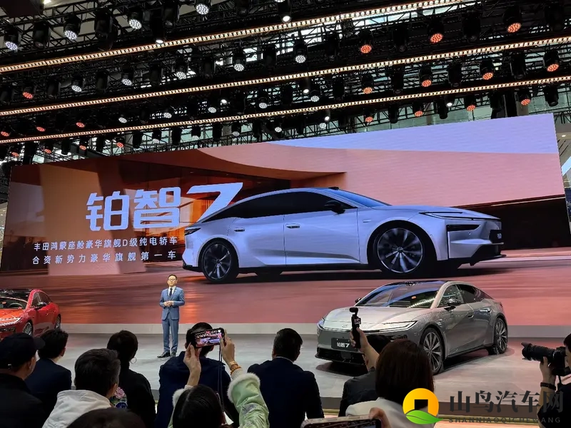 广汽丰田铂智7:“豪华新三件”重塑20万级纯电轿车-1