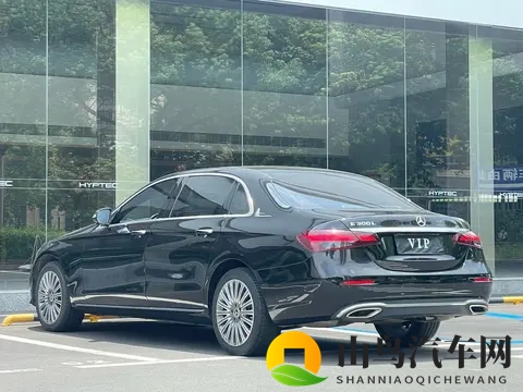 33万拿下准新奔驰E级，体验行政级轿车的舒适与豪华-1