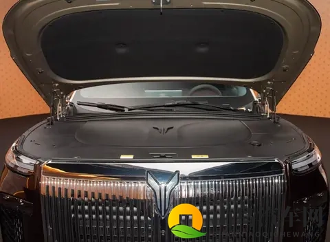 华为智选车再添猛将!全新SUV搭载鸿蒙40,续航超1200公里-2