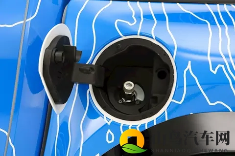 排出来的“废水”能洗澡!丰田推出全新氢动力皮卡-2