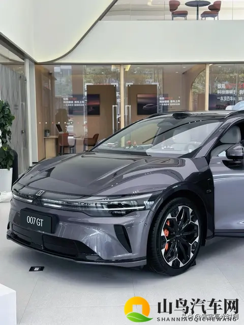 极氪007GT的紫色车漆如何打动女人,让男人看了都说好?-2