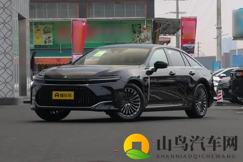 2024款进口皇冠选购指南：至享版 vs 至尊版深度解析-1