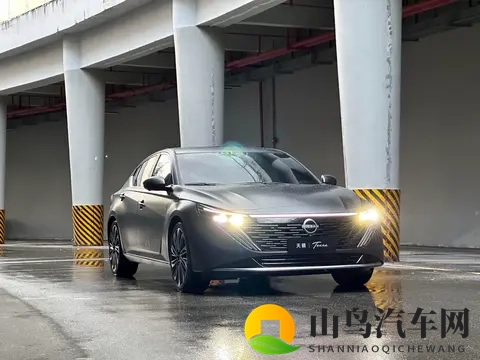 外观更年轻运动!新款日产天籁实拍,搭20T动力,鸿蒙座舱是亮点-2