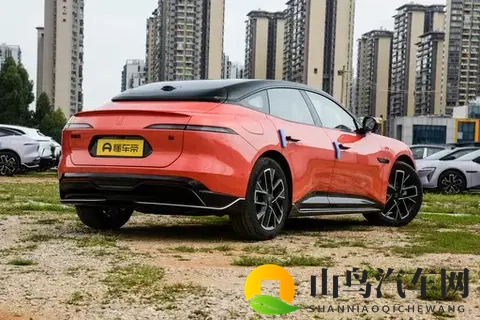 华为辅助驾驶+空气悬挂，这款中型车有豪华车的味道？-3