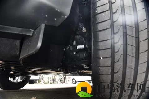 2025 款福特领睿：心动版到精领型差 41 万，多花钱换配置值吗？-2