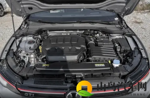 想买性能“小钢炮”，不妨看看26款高尔夫GTI，德系调校有韵味？-3