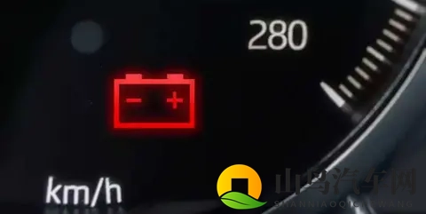 车子长时间不开如何避免电瓶亏电？记住这2个方法，电瓶多用几年-1