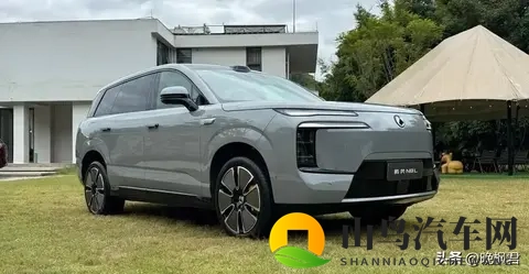 腾势N8L杀入三十万级SUV市场 硬凑配置却缺续航 低价能否掀翻理想L8-2