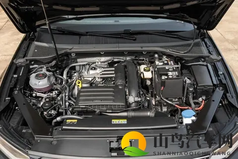 大众不得不放下尊严！迈腾直降62万元，一个月卖17613台-3