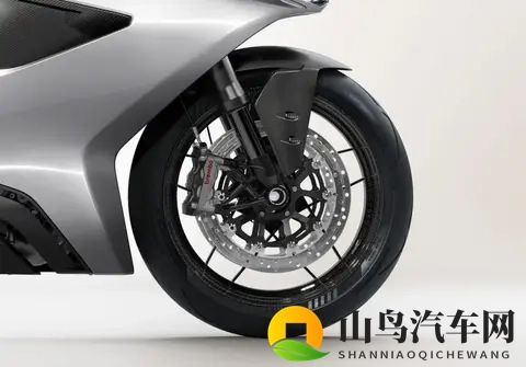 英伦传奇涅槃！诺顿Manx R全新V4动力亮相米兰展，TVS赋的复兴宣言-3