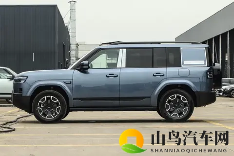 家庭出行选车不纠结？方程豹钛7 1300km续航+1880L空间太实用-2