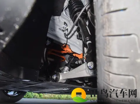 1299万的启源A06，真不输Model 3！-2