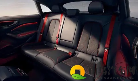 配无框车门，全新奥迪A5L没白等，搭载第五代EA88820T涡轮发动机-2