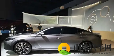 2026款日产天籁实车，车身修长时尚，搭载20T引擎，售价18万起！-1