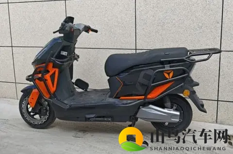 继台铃之后，雅迪也发布钠电池电动摩托车，冬天续航里程不再减少-3