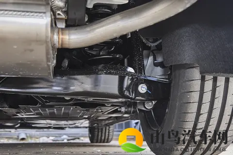 燃油车的反击战：第三代领克03如何用智能性能双杀搅局紧凑级市场-3