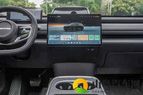 开2025款星纪元ET纯电Ultra四驱，女司机也可以在都市里“撒欢”-1