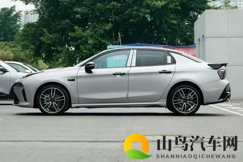 选这款车的六大理由：真实体验第三代领克03凭什么打动人心？-2