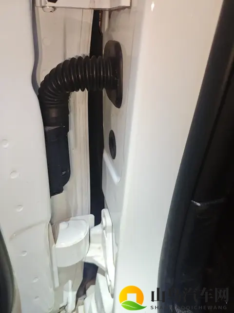 十年老友价，10万拿下准新一手奔驰C级-2