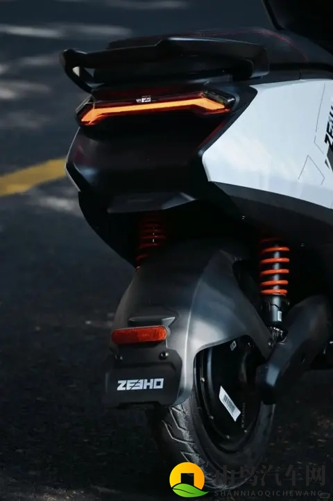 ​5K预算，极核 AE5i 对比九号、小牛同价位车型值得买吗？-2