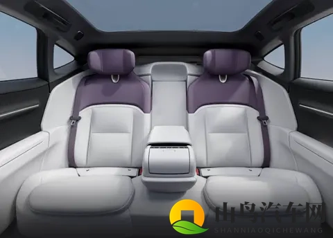 拥有增程、纯电两种动力形式 2026款阿维塔12足够全能-1