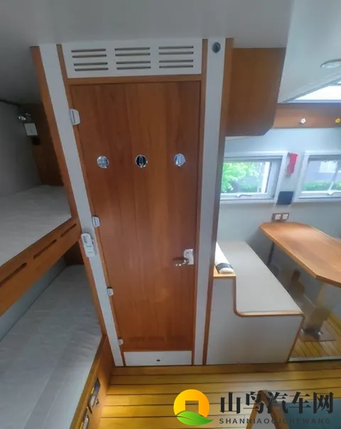 奔驰旅居车：从野性到居家到底怎么选-1