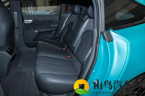 年轻人买车看这款，大溜背+无框门，激光雷达+电动尾翼，37s破百-2