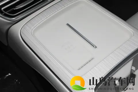 全家出游新选择？深蓝S09能否成为六座SUV的黑马！-3