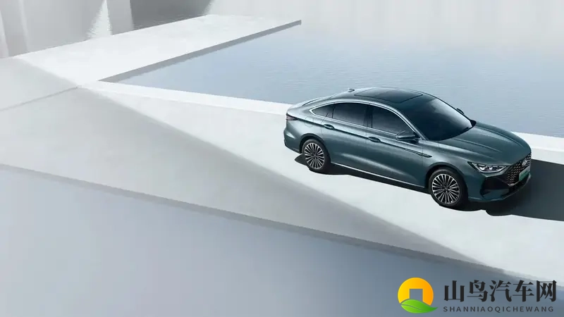 十万级混动双雄风云A8L vs秦L“亦善驰骋 亦有锋芒”-1