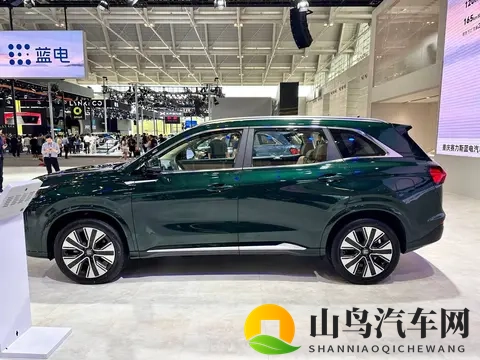 够大够舒适？蓝电E5 PLUS能成家用SUV新选择吗？-2