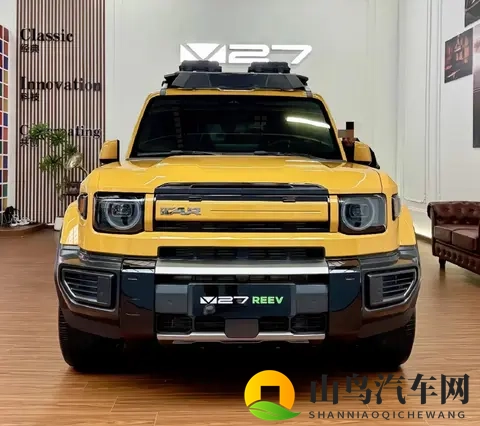 国产增程版“卫士”实车亮相!硬朗越野外观,车长超5米,配四驱-1