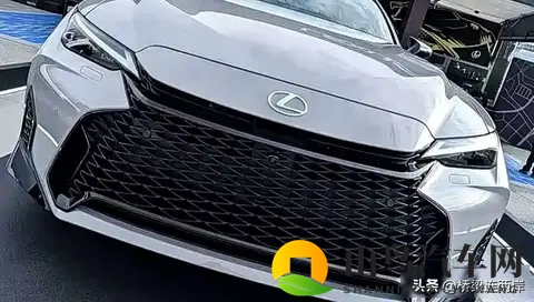 雷克萨斯IS改款降价7万，底盘质变震动市场-2