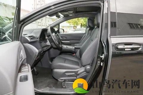 高顶改装车走红2025,实用还是噱头?市场争议不断-1