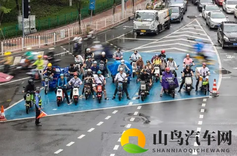 摩托车究竟能不能走非机动车道,参考汽车分析会得出什么结论呢?-3