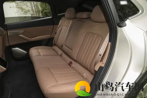 家用纯电SUV怎么选？提供越级体验？带你看乐道 L60 长续航版-3