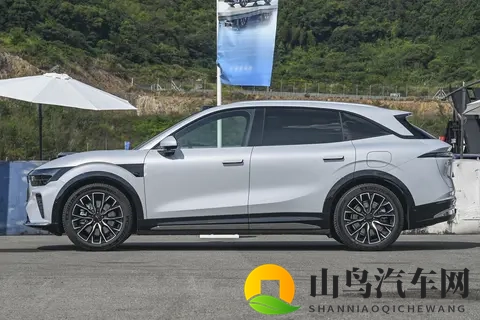 2298万元起，新款极氪7X上市！产品力如何呢？-3