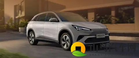 技术升级硬碰硬：比亚迪海狮06对比全新极狐T5-3