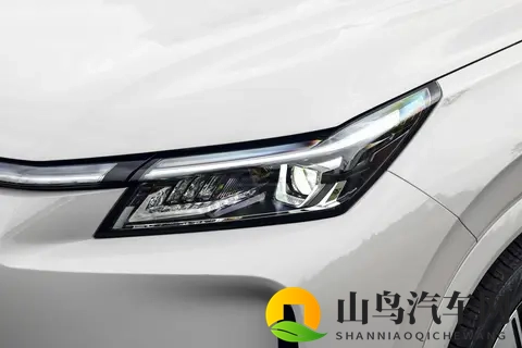 第三代蓝电E5 PLUS开启预售，5_7座可选，带四驱，适合家用-1