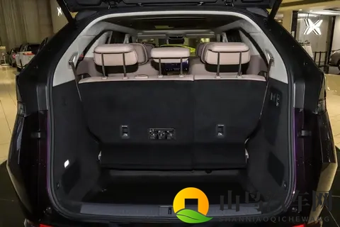 纯电续航452km，综合续航1602km，搭60L大油箱，小鹏X9增程版预售-1