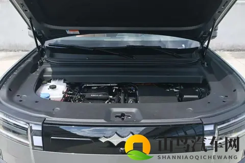 方程豹钛7四驱Max版深度体验：科技大空间SUV的务实之选-3