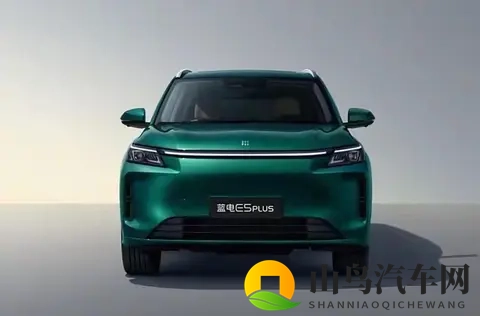 公车上拨开她湿润的内裤动漫：公交车内意外目睹她私密湿透画面，动漫揭示惊人情节-2